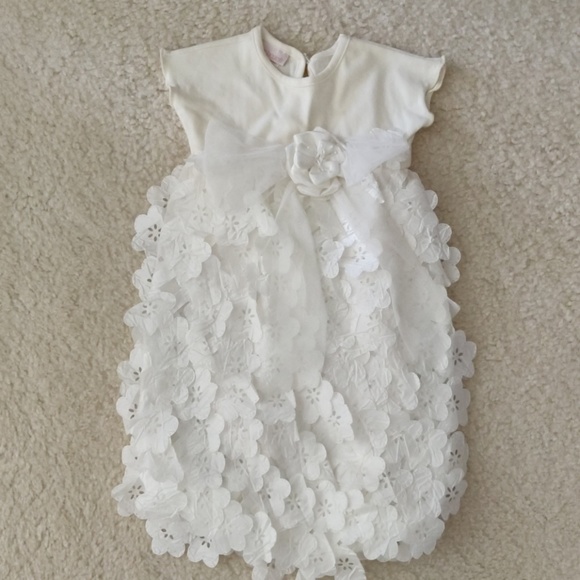 cachcach Other - Cachcach infant gown size 0-3M with bubble hem
